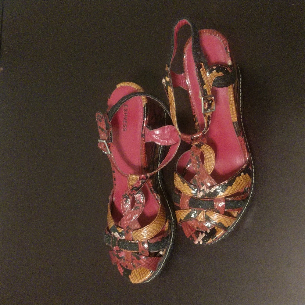 Express Sandals women's size 8